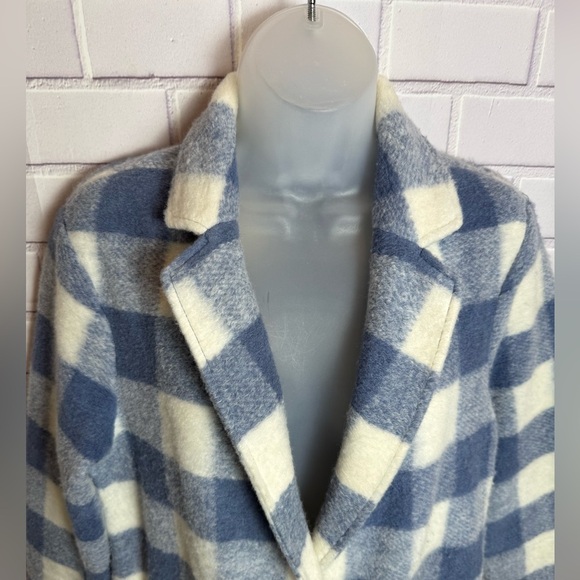 Tahari Blue and White Teddy wool Jacket with Classic Check Pattern/S - Picture 3 of 11